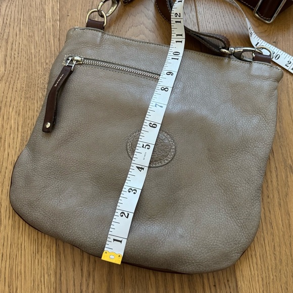 Roots Side Saddle Crossbody Bag - Gray & Tribe Leather - EUC - Picture 4 of 11